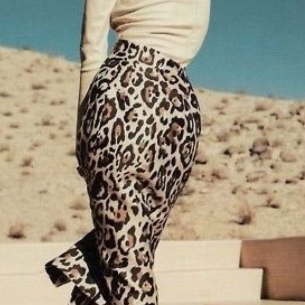 Dolce & Gabbana (D&G) Leopard Pencil Skirt - Picture 4 of 10